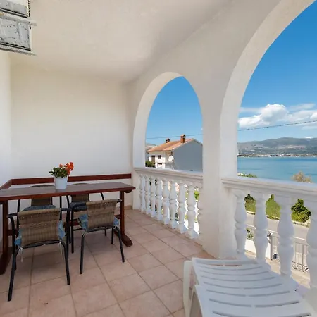 Apartment By The Sea Arbanija, Ciovo - 19527 *